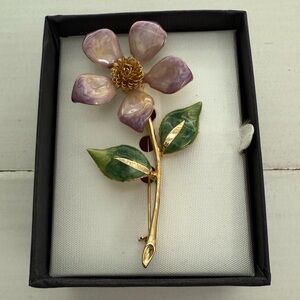 AMANDA SMITH - Vintage Enamel Flower Brooch